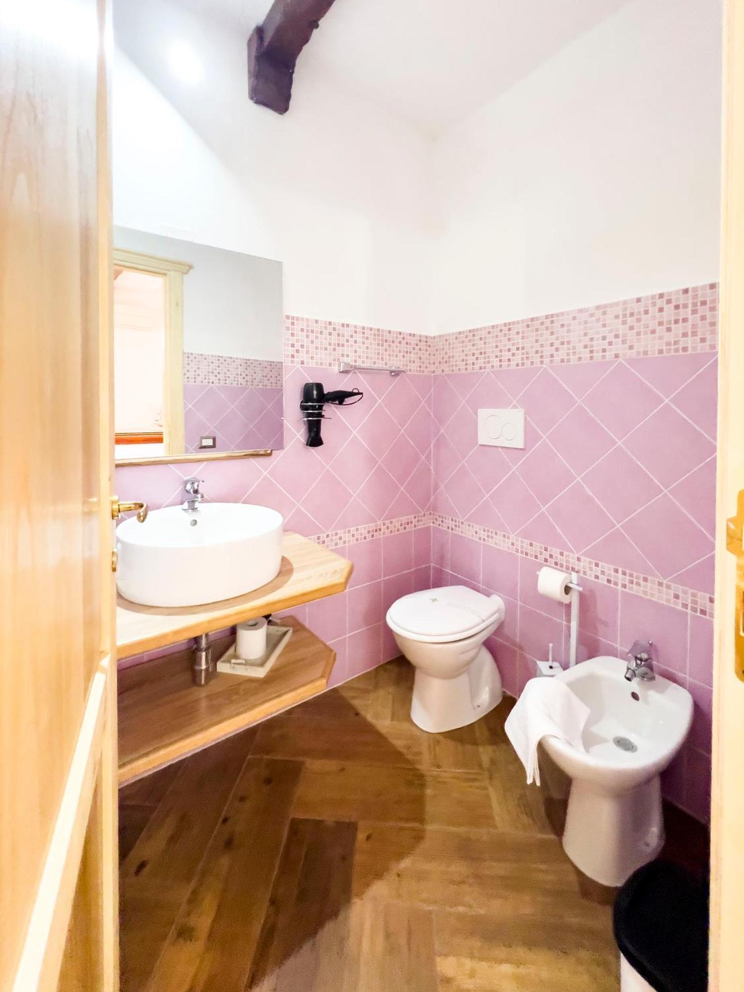 La Torre Del Pozzo Guest House Bosa Extérieur photo